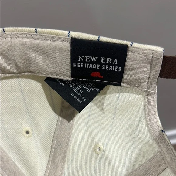 New Era Heritage Series Strapback Cap - Picture 10 of 10